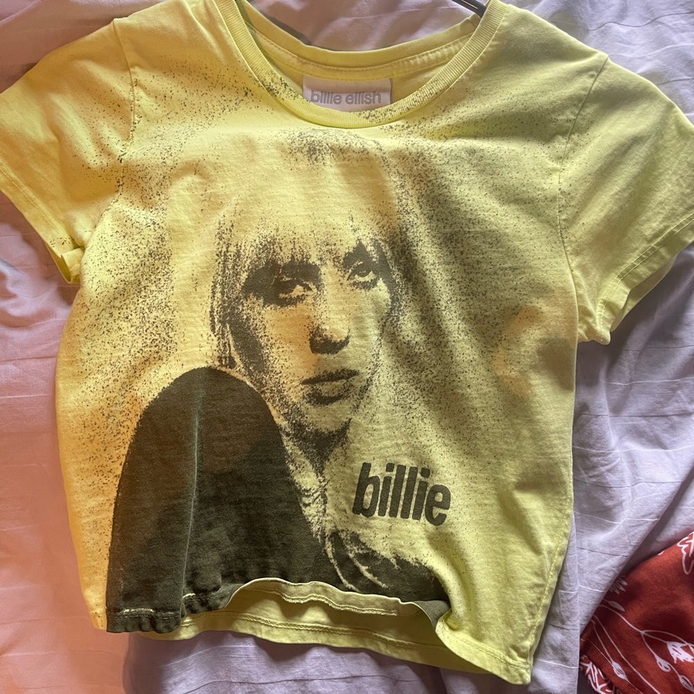 Billie Eilish crop tight concert shirt